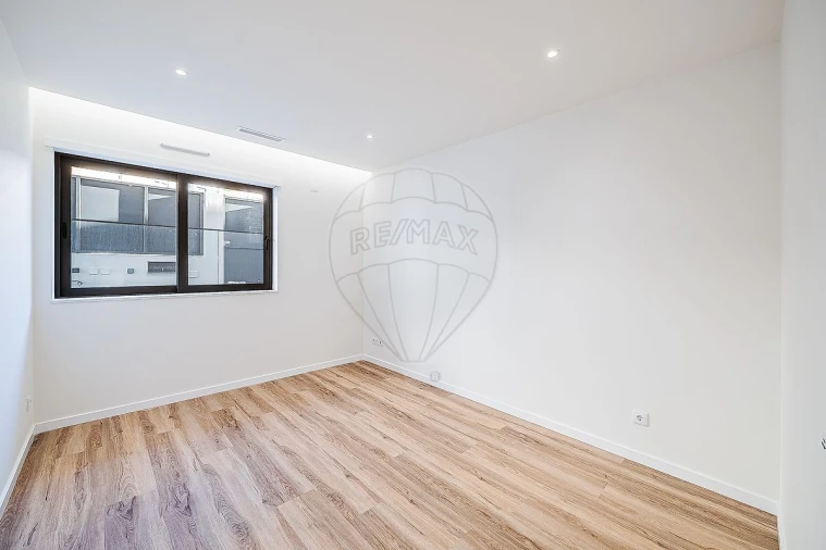 Moradia T4 para Venda em Carcavelos e Parede Foto 5