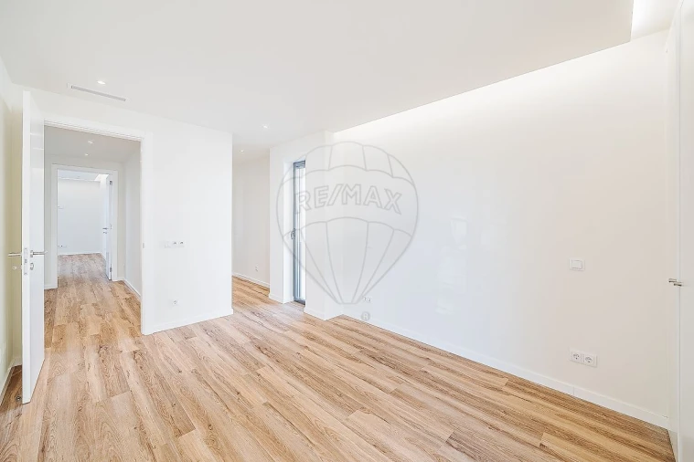 Moradia T4 para Venda em Carcavelos e Parede Foto 24