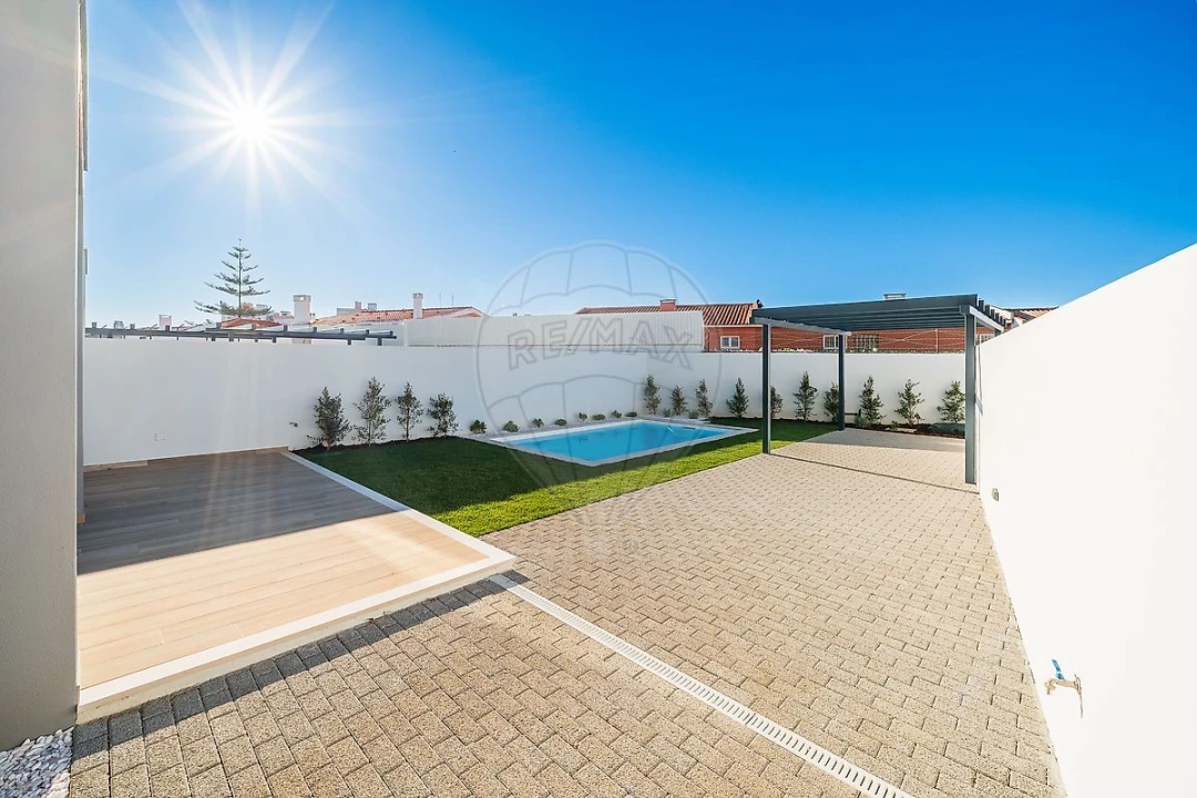 Moradia T4 para Venda em Carcavelos e Parede Foto 1