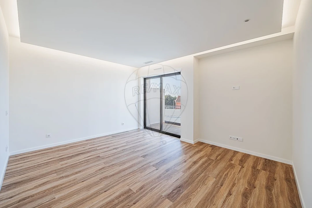 Moradia T4 para Venda em Carcavelos e Parede Foto 20