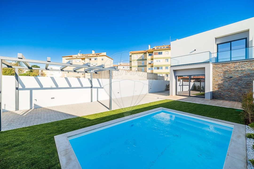 Moradia T4 para Venda em Carcavelos e Parede Foto 36