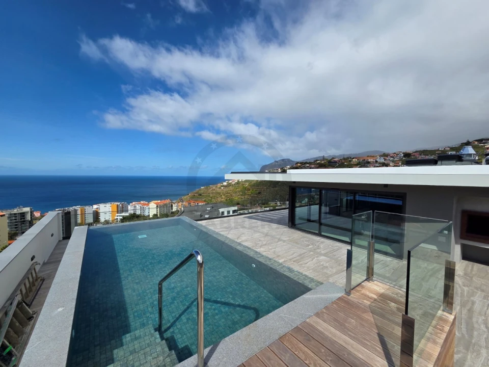 Apartamento T4 para Venda em São Martinho Foto 1