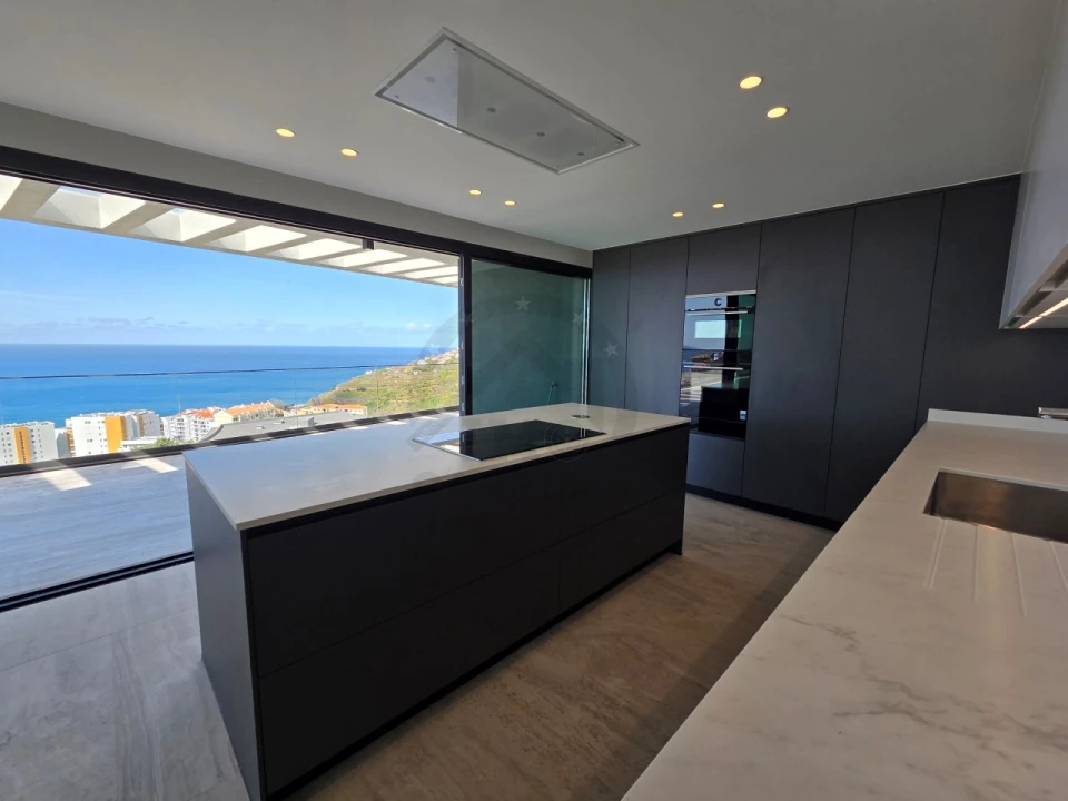 Apartamento T4 para Venda em São Martinho Foto 9