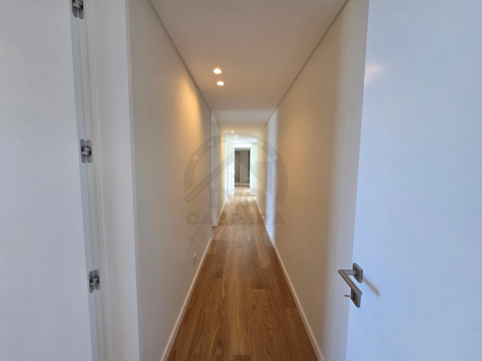 Apartamento T4 para Venda em São Martinho Foto 17