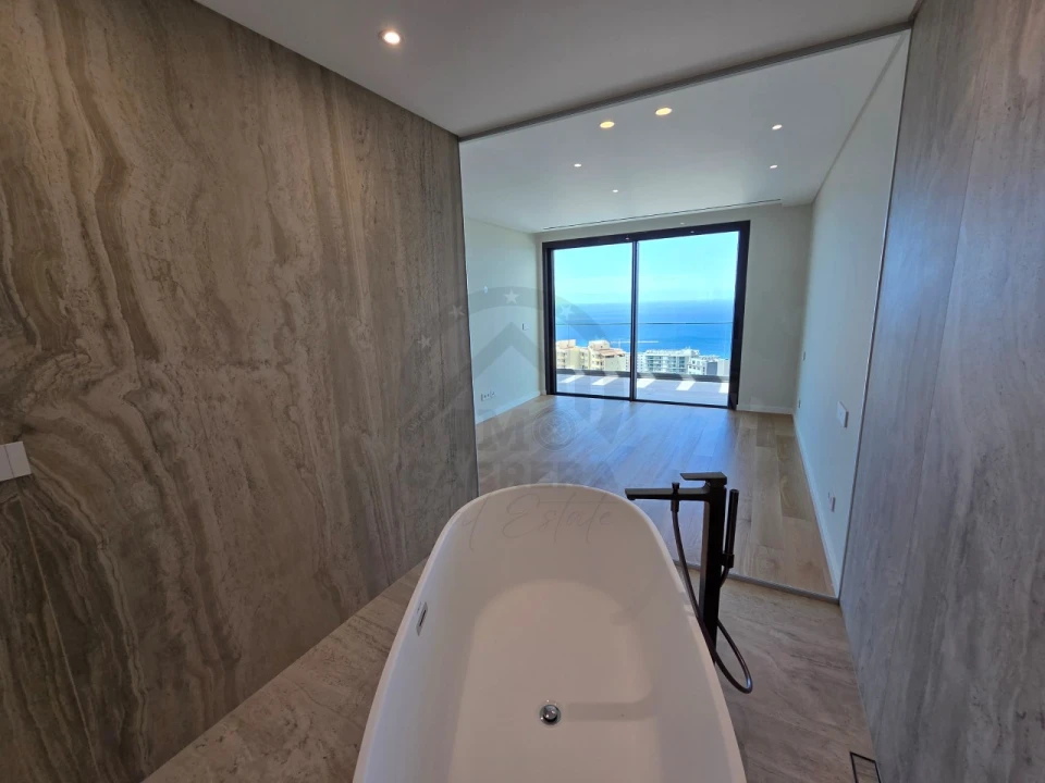 Apartamento T4 para Venda em São Martinho Foto 39