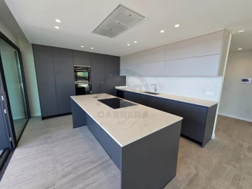 Apartamento T4 para Venda em São Martinho