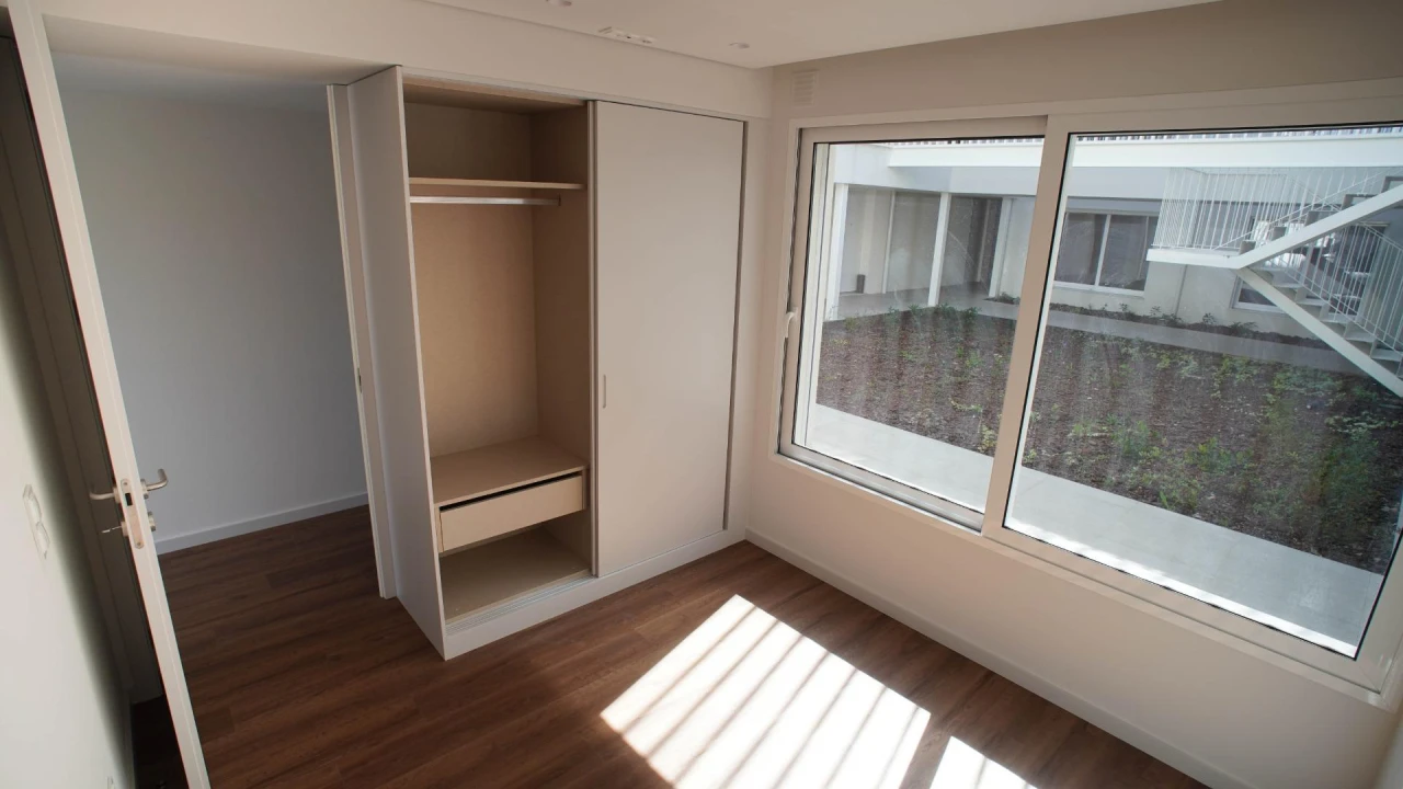 Apartamento T1 para Venda em Urgezes Foto 9