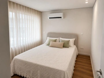 Apartamento T1 para Venda em Urgezes