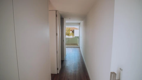 Apartamento T1 para Venda em Urgezes