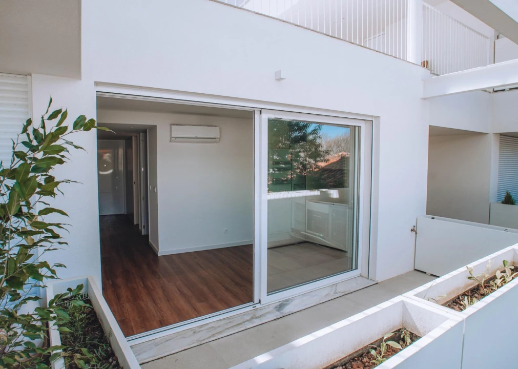 Apartamento T1 para Venda em Urgezes Foto 1