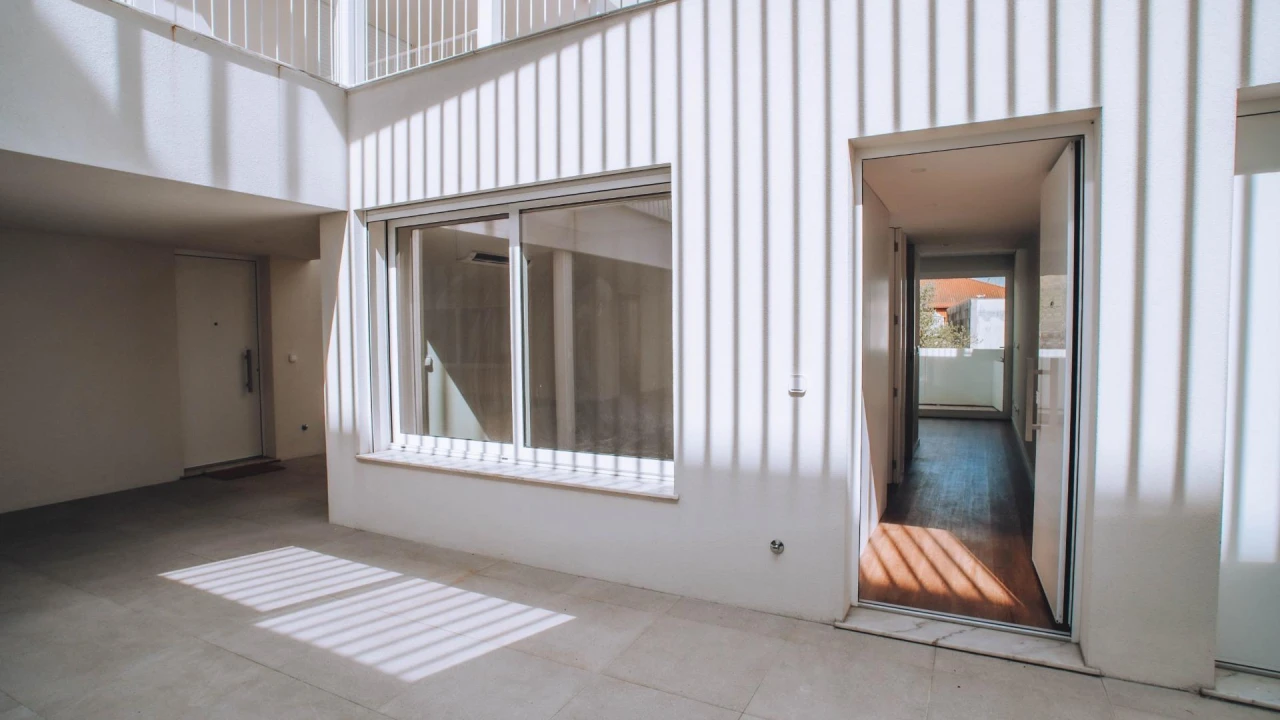 Apartamento T1 para Venda em Urgezes Foto 3