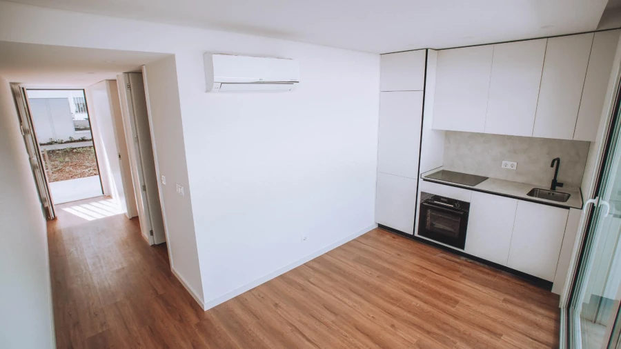 Apartamento T1 para Venda em Urgezes Foto 2