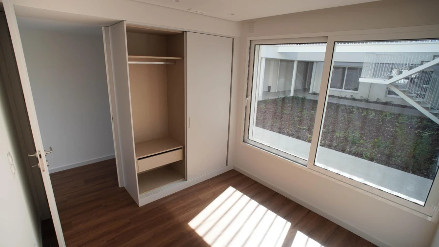 Apartamento T1 para Venda em Urgezes Foto 6