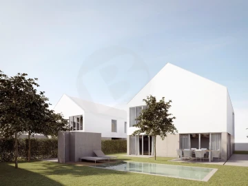 Moradia T4 para Venda em Touguinha e Touguinhó