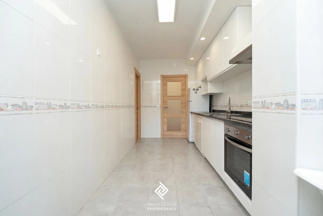 Apartamento T2 para Arrendamento em Espinho Foto 2