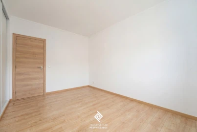 Apartamento T2 para Arrendamento em Espinho