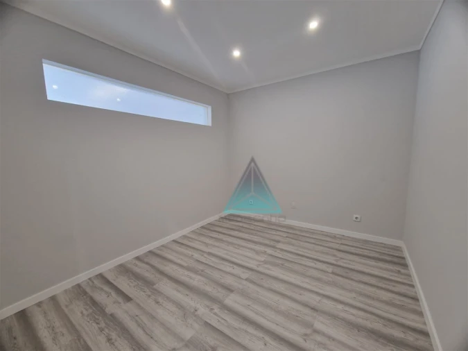 Apartamento T2 para Arrendamento em Seixal, Arrentela e Aldeia de Paio Pires Foto 8