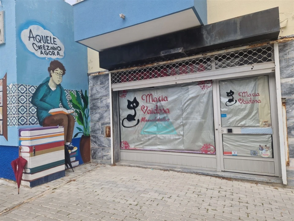Loja para Venda em Amora Foto 1