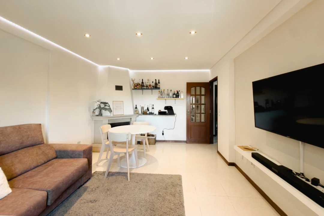 Apartamento T2 para Venda em Cacém e São Marcos Foto 1