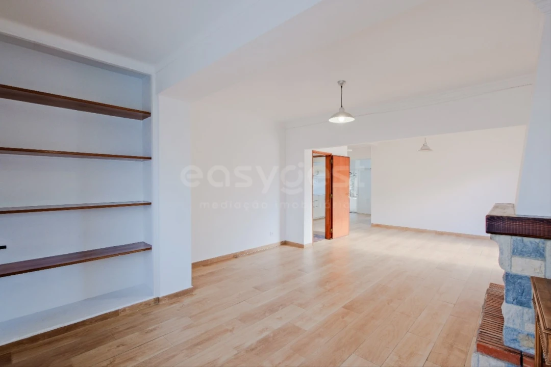 Moradia T3 para Arrendamento em São Domingos de Rana Foto 8