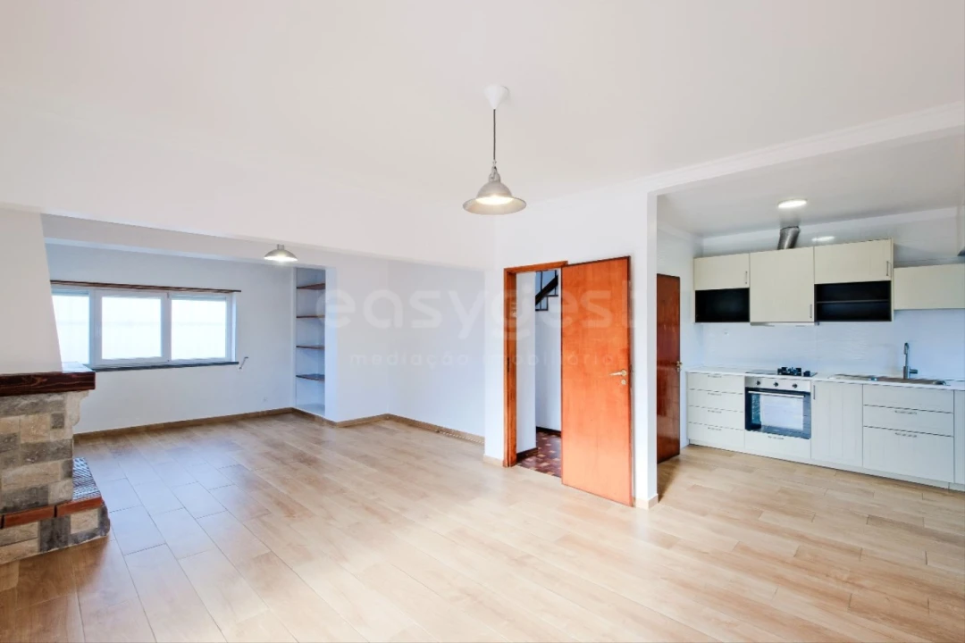 Moradia T3 para Arrendamento em São Domingos de Rana Foto 9