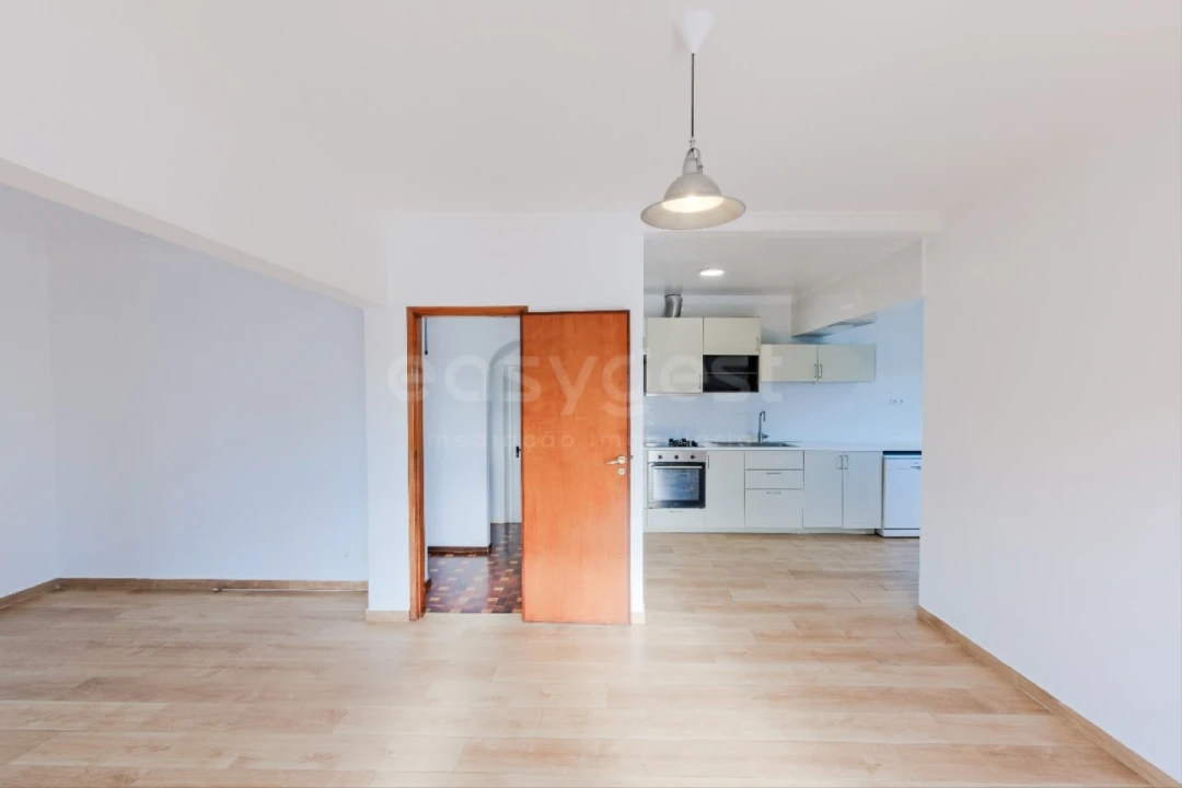 Moradia T3 para Arrendamento em São Domingos de Rana Foto 10