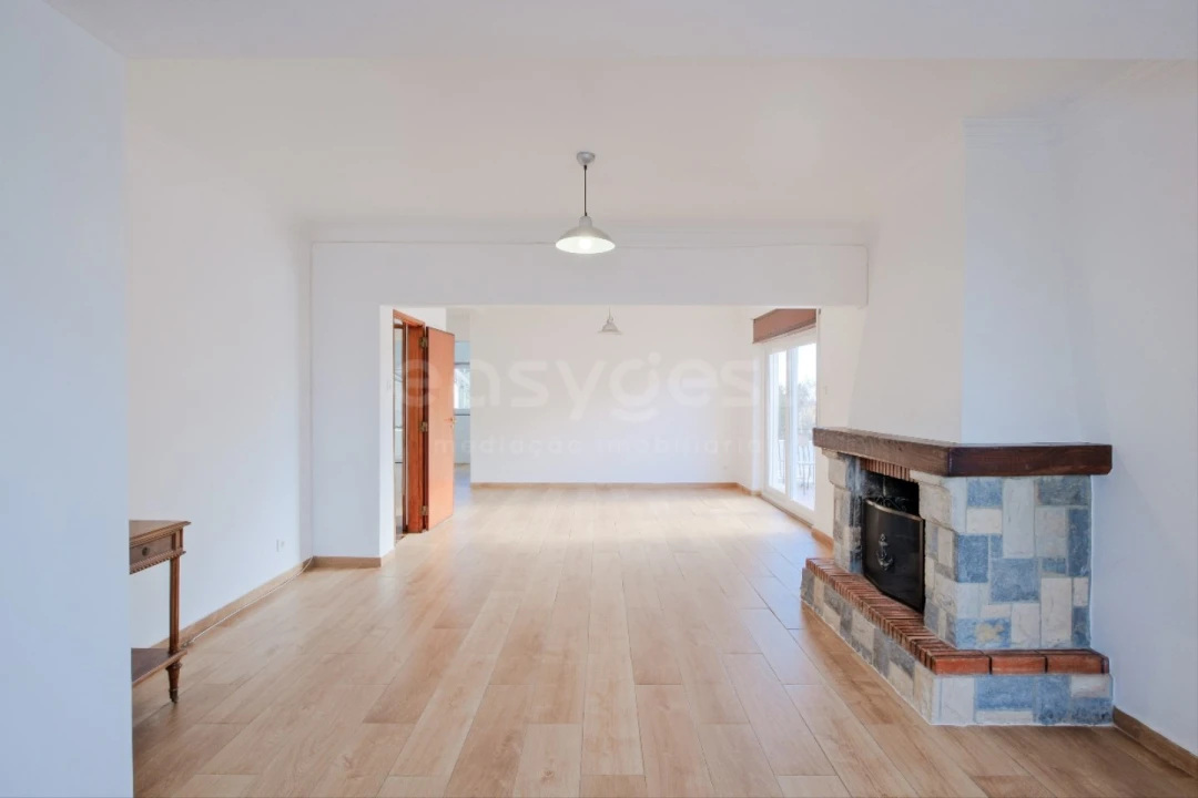 Moradia T3 para Arrendamento em São Domingos de Rana Foto 11