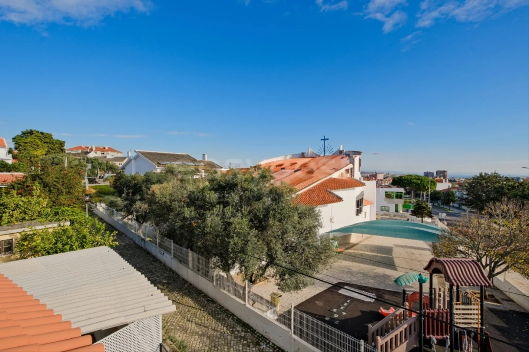 Moradia T3 para Arrendamento em São Domingos de Rana Foto 19