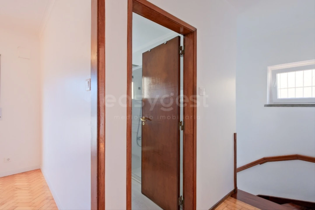 Moradia T3 para Arrendamento em São Domingos de Rana Foto 27