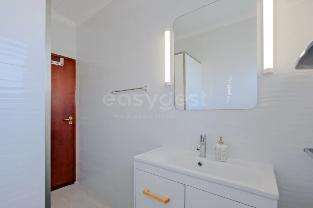 Moradia T3 para Arrendamento em São Domingos de Rana Foto 29