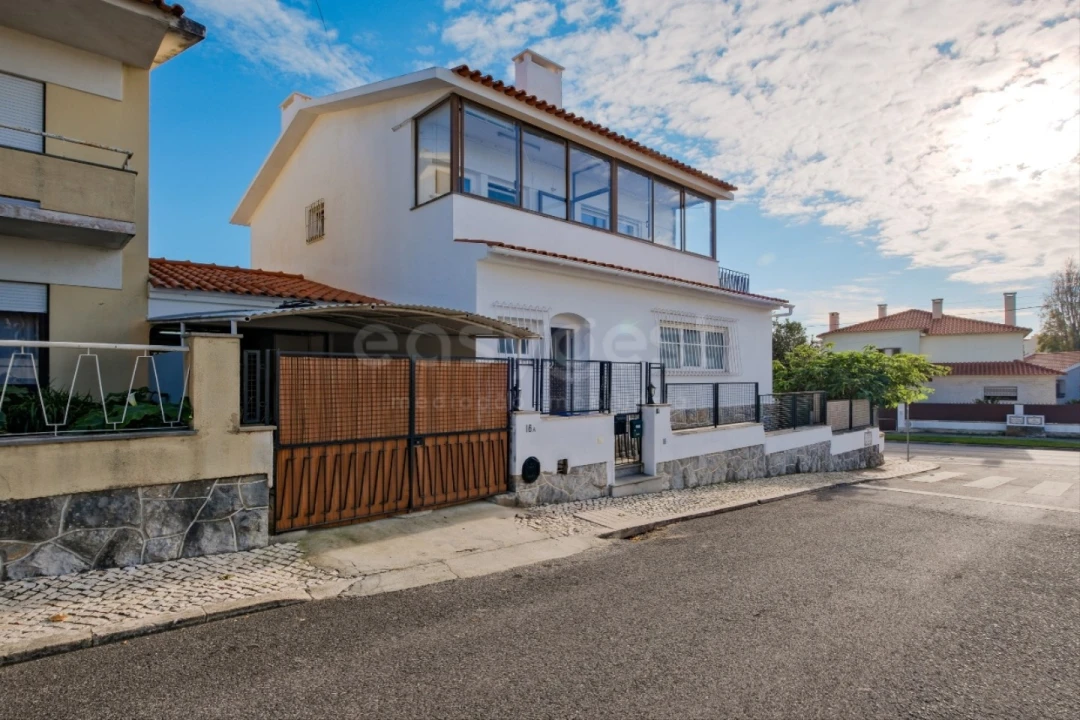 Moradia T3 para Arrendamento em São Domingos de Rana Foto 48