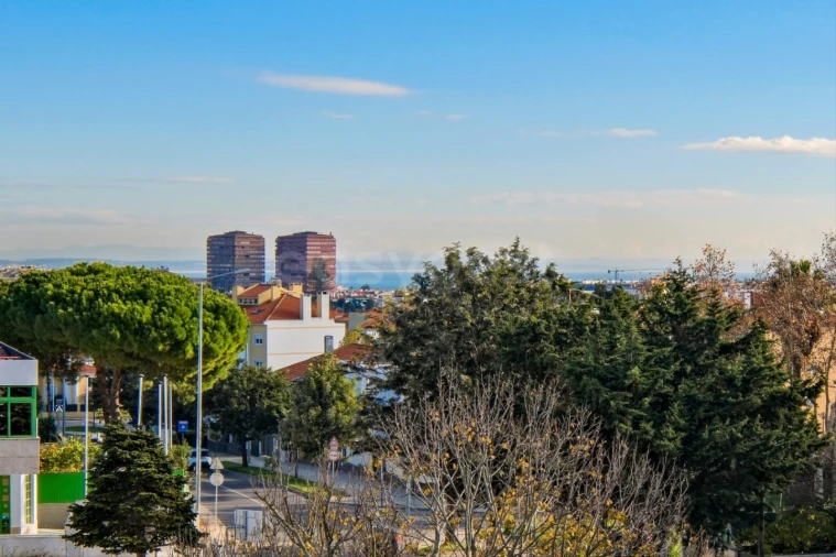 Moradia T3 para Arrendamento em São Domingos de Rana Foto 18