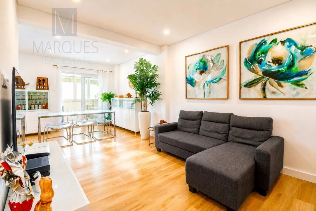 Apartamento T3 para Venda em Almada, Cova da Piedade, Pragal e Cacilhas Foto 1