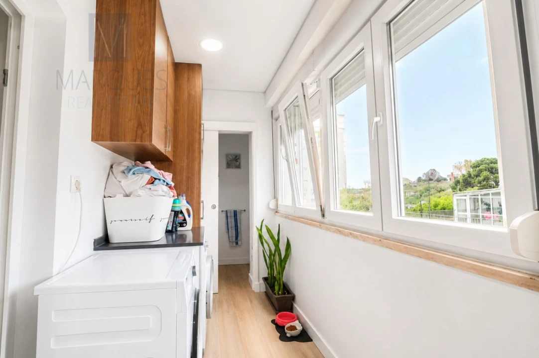 Apartamento T3 para Venda em Almada, Cova da Piedade, Pragal e Cacilhas Foto 4