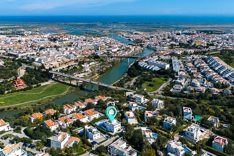 Moradia T4 para Venda em Tavira (Santa Maria e Santiago) Foto 8
