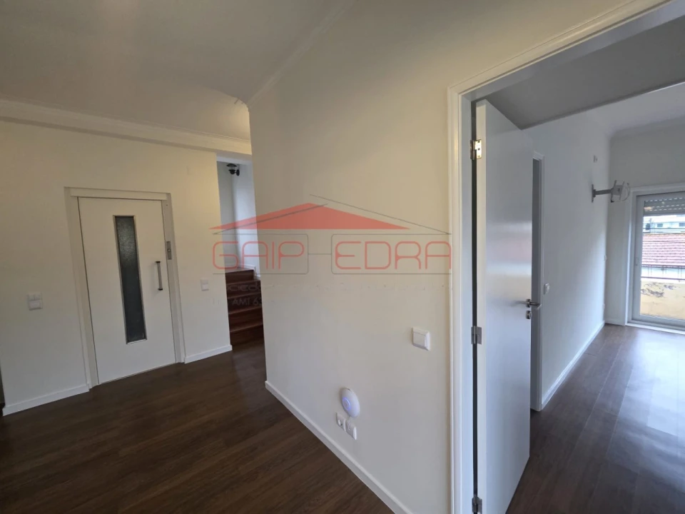 Moradia T4 para Arrendamento em Perafita, Lavra e Santa Cruz do Bispo Foto 18