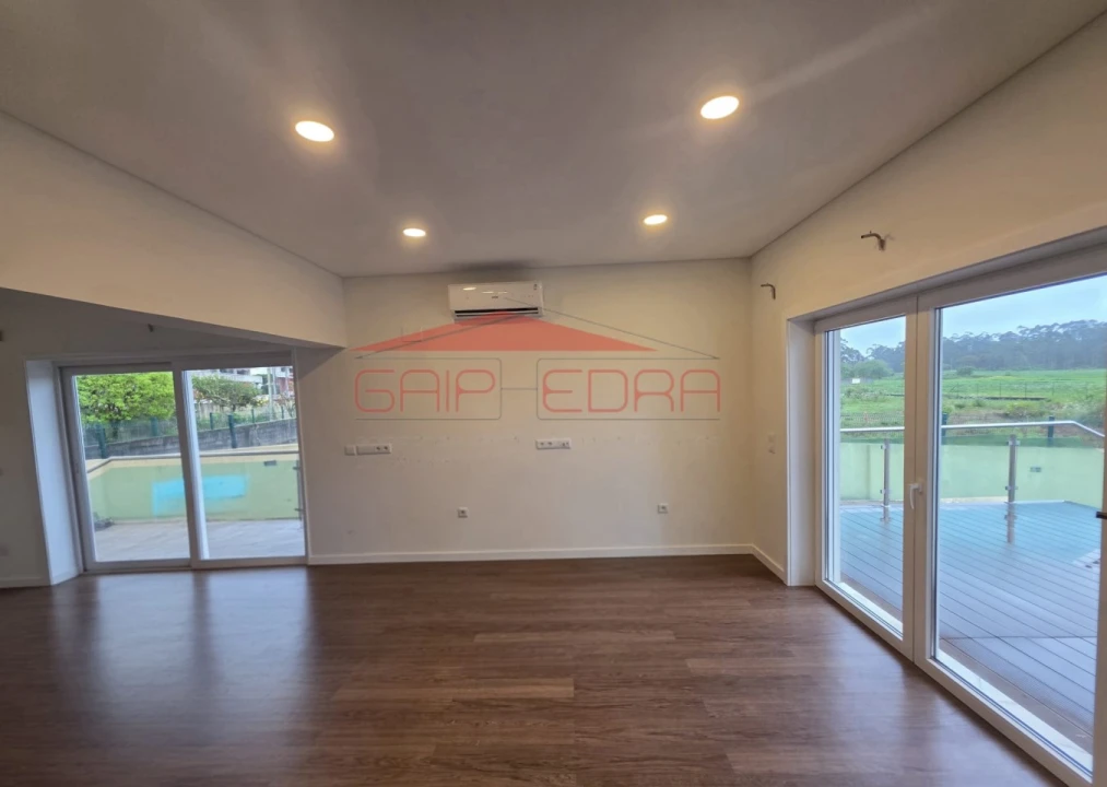 Moradia T4 para Arrendamento em Perafita, Lavra e Santa Cruz do Bispo Foto 10