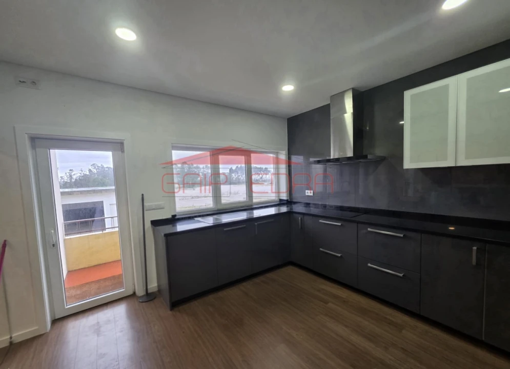 Moradia T4 para Arrendamento em Perafita, Lavra e Santa Cruz do Bispo Foto 14