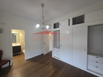 Moradia T4 para Arrendamento em Perafita, Lavra e Santa Cruz do Bispo