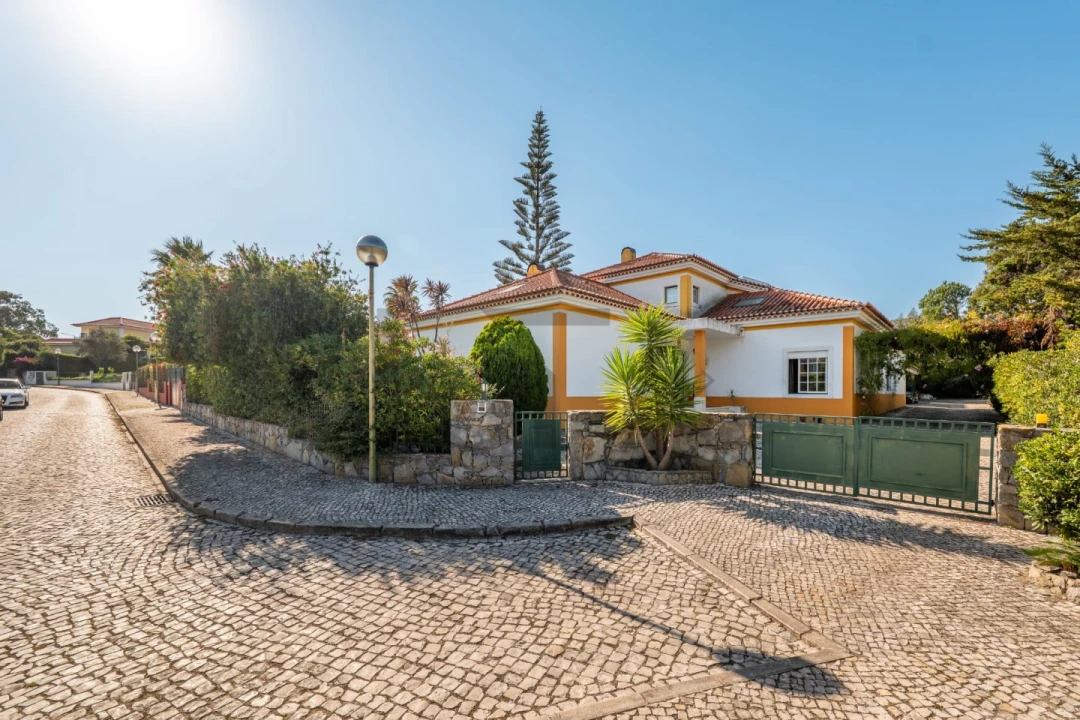 Moradia T5 para Venda em Santa Maria e São Miguel, São Martinho, São Pedro Penaferrim Foto 3