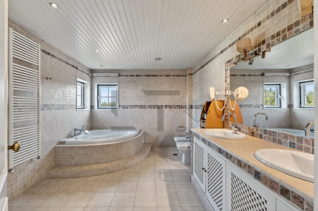 Moradia T5 para Venda em Santa Maria e São Miguel, São Martinho, São Pedro Penaferrim Foto 15