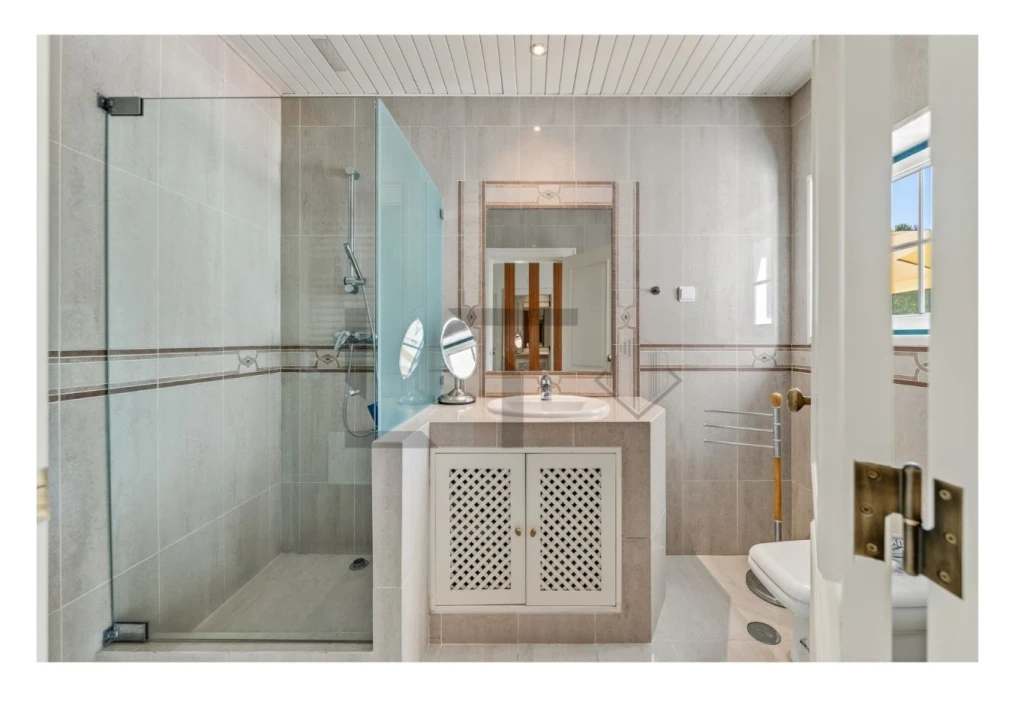 Moradia T5 para Venda em Santa Maria e São Miguel, São Martinho, São Pedro Penaferrim Foto 17