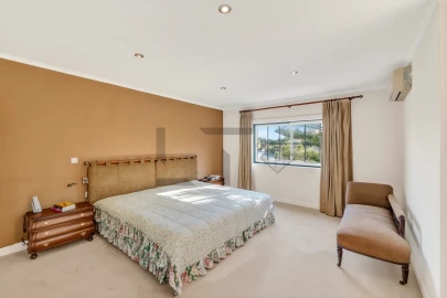 Moradia T5 para Venda em Santa Maria e São Miguel, São Martinho, São Pedro Penaferrim