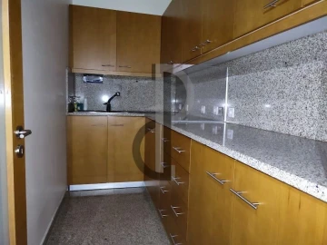 Loja para Arrendamento em Lordelo do Ouro e Massarelos