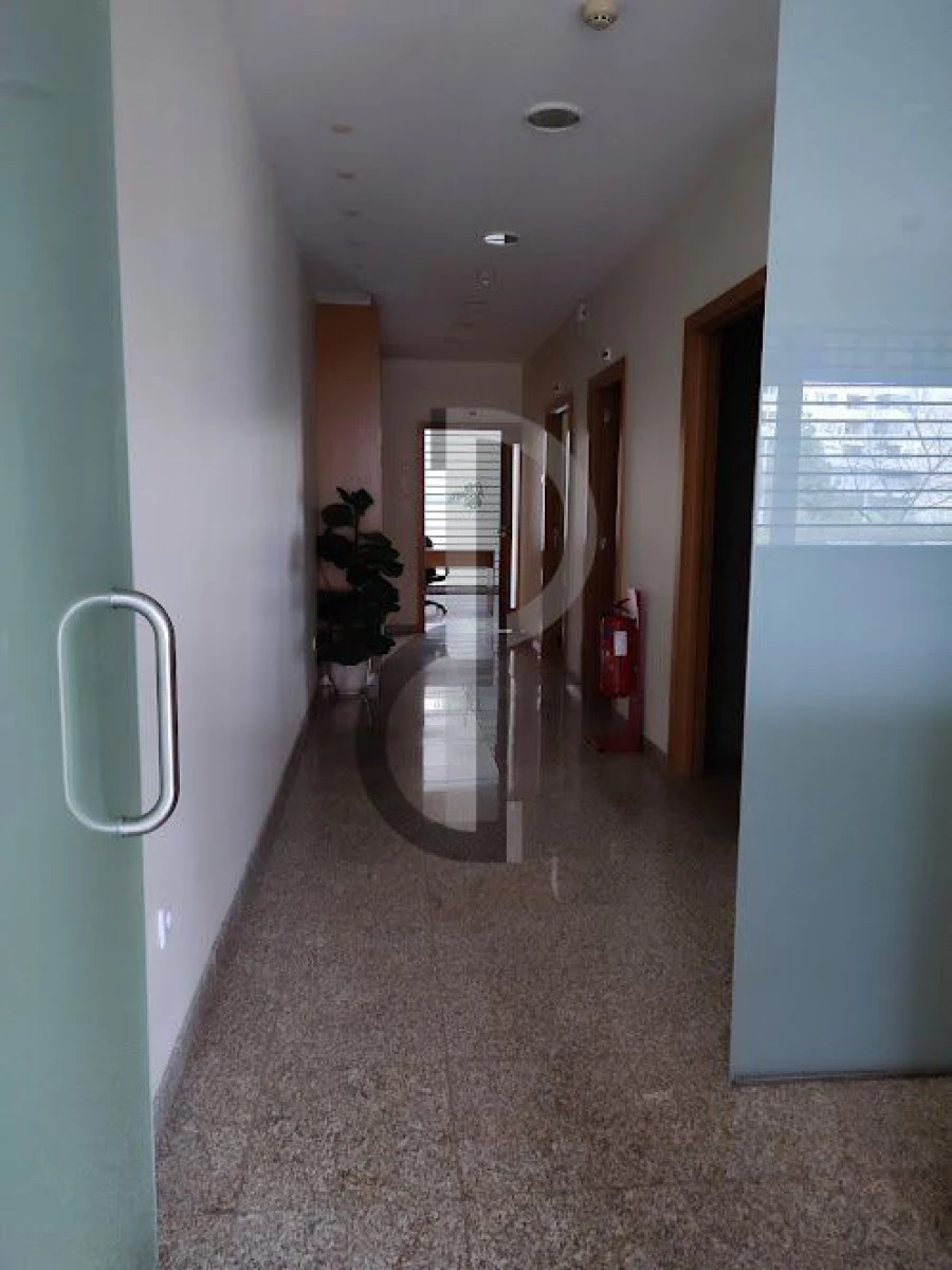 Loja para Arrendamento em Lordelo do Ouro e Massarelos Foto 8