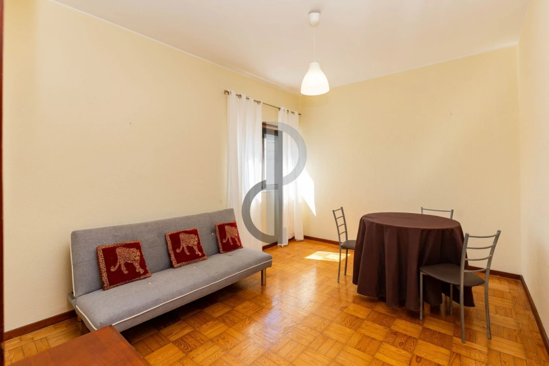 Apartamento T2 para Venda em Ramalde Foto 7