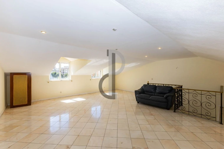 Apartamento T2 para Venda em Ramalde Foto 5