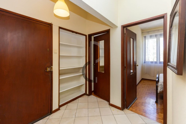 Apartamento T2 para Venda em Ramalde Foto 17