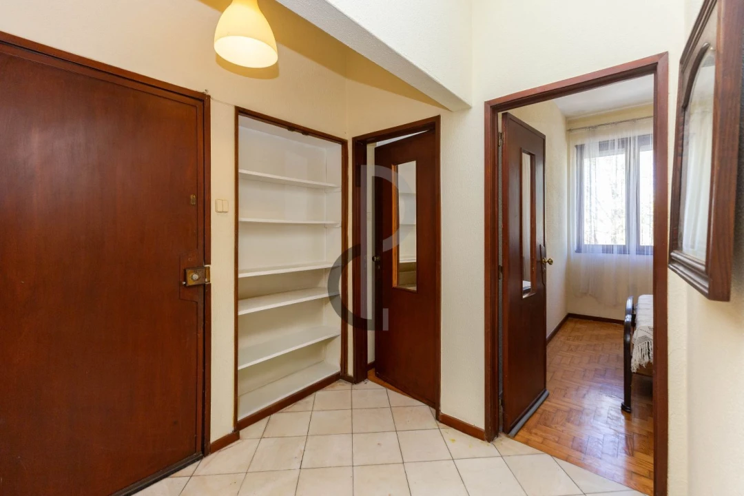 Apartamento T2 para Venda em Ramalde Foto 17