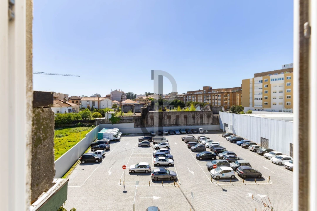 Apartamento T2 para Venda em Ramalde Foto 9